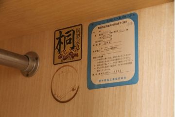 クローゼットを綺麗に再生!水没したクローゼットに高品質リペアを施し、使用できるよう修理。
