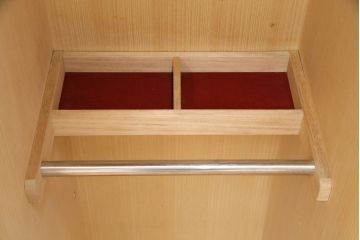 クローゼットを綺麗に再生!水没したクローゼットに高品質リペアを施し、使用できるよう修理。
