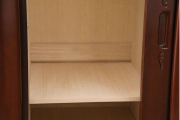 クローゼットを綺麗に再生!水没したクローゼットに高品質リペアを施し、使用できるよう修理。
