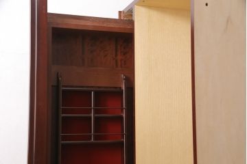 クローゼットを綺麗に再生!水没したクローゼットに高品質リペアを施し、使用できるよう修理。