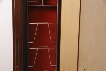 クローゼットを綺麗に再生!水没したクローゼットに高品質リペアを施し、使用できるよう修理。