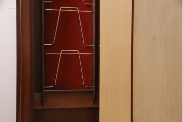 クローゼットを綺麗に再生!水没したクローゼットに高品質リペアを施し、使用できるよう修理。
