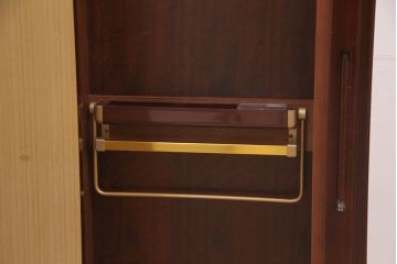 クローゼットを綺麗に再生!水没したクローゼットに高品質リペアを施し、使用できるよう修理。