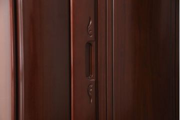 クローゼットを綺麗に再生!水没したクローゼットに高品質リペアを施し、使用できるよう修理。