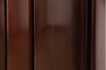 クローゼットを綺麗に再生!水没したクローゼットに高品質リペアを施し、使用できるよう修理。