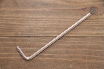 クローゼットを綺麗に再生!水没したクローゼットに高品質リペアを施し、使用できるよう修理。