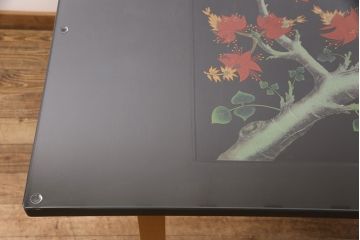座卓をダイニングテーブルにリメイク!座卓の中央部分と新材で天板を製作。面取りをしたガラス天板を取り付け。(食卓)