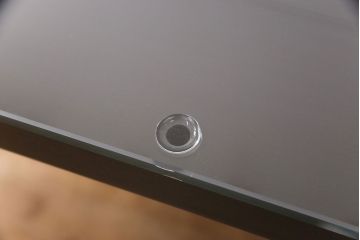 座卓をダイニングテーブルにリメイク!座卓の中央部分と新材で天板を製作。面取りをしたガラス天板を取り付け。(食卓)