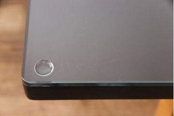 座卓をダイニングテーブルにリメイク!座卓の中央部分と新材で天板を製作。面取りをしたガラス天板を取り付け。(食卓)
