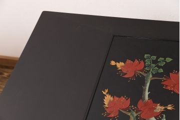 座卓をダイニングテーブルにリメイク!座卓の中央部分と新材で天板を製作。面取りをしたガラス天板を取り付け。(食卓)