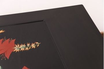 座卓をダイニングテーブルにリメイク!座卓の中央部分と新材で天板を製作。面取りをしたガラス天板を取り付け。(食卓)