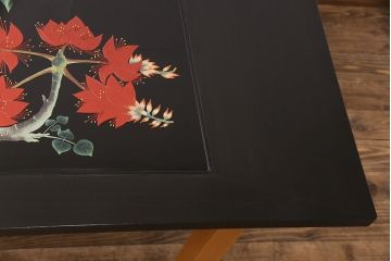 座卓をダイニングテーブルにリメイク!座卓の中央部分と新材で天板を製作。面取りをしたガラス天板を取り付け。(食卓)
