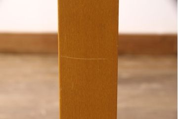 座卓をダイニングテーブルにリメイク!座卓の中央部分と新材で天板を製作。面取りをしたガラス天板を取り付け。(食卓)