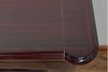 着物箪笥をチェストと卓上鏡にリメイク!幅と奥行きをリサイズし、内部の仕切りは取り払い、衣装盆と引き出しも合わせて縮小。衣装盆の余り材を鏡の枠に使用しミラーを取り付けて卓上鏡に加工。