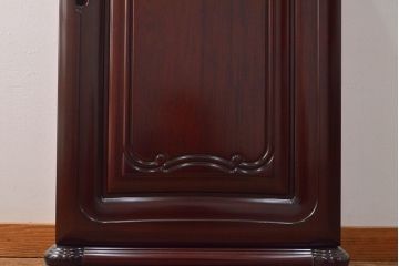 着物箪笥をチェストと卓上鏡にリメイク!幅と奥行きをリサイズし、内部の仕切りは取り払い、衣装盆と引き出しも合わせて縮小。衣装盆の余り材を鏡の枠に使用しミラーを取り付けて卓上鏡に加工。