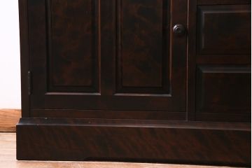 サイドボードの天板をタイルトップにリメイク!高品質リペアを施し、御影石を使用したタイルトップ天板に加工。