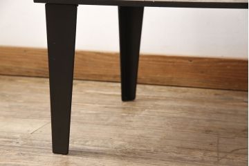 コレクター・リビングテーブルを綺麗に再生!高品質リペアを施し、木部の塗装を剥離してアンティークホワイトでペイント仕上げ。