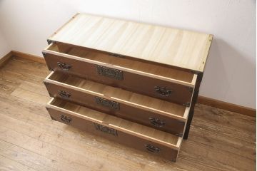 和箪笥を綺麗に再生!高品質リペアを施し、カビを取り、部材を交換。