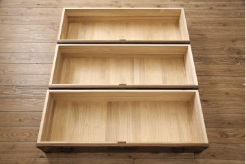 和箪笥を綺麗に再生!高品質リペアを施し、カビを取り、部材を交換。