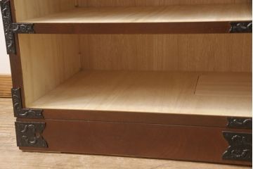 和箪笥を綺麗に再生!高品質リペアを施し、カビを取り、部材を交換。
