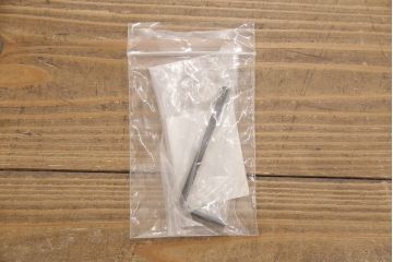 座卓を綺麗に再生!高品質リペアを施し、脚をビスで取り外し可能な仕様に変更。