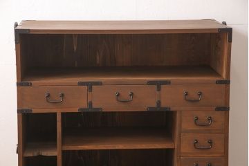 箪笥の引き戸にガラスを入れてリメイク!高品質リペアを施し、板戸を組子ガラスに変更。オーク系に着色仕上げ。