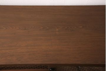 箪笥の引き戸にガラスを入れてリメイク!高品質リペアを施し、板戸を組子ガラスに変更。オーク系に着色仕上げ。