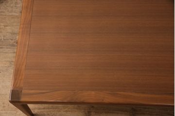 座卓を綺麗に再生!高品質リペアを施し、折れた脚1本を修復。天板の傷みを修理し、再塗装して仕上げ。