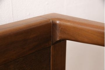 座卓を綺麗に再生!高品質リペアを施し、折れた脚1本を修復。天板の傷みを修理し、再塗装して仕上げ。