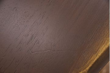 ダイニングテーブルの高さを低くリメイク!高品質リペアを施し、脚をカットして高さをリサイズ。