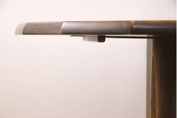 ダイニングテーブルの高さを低くリメイク!高品質リペアを施し、脚をカットして高さをリサイズ。