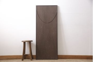 鏡台をウォールミラーにリメイク!鏡部分を取り外し、裏面・四方に板を貼り、木枠を取り付け。チェス系に着色仕上げ。