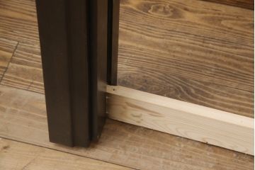 玄関ドア、戸枠を塗装してリメイク!高品質リペアを施し、それぞれ塗膜を剥離。外部用塗料にて仕上げ。