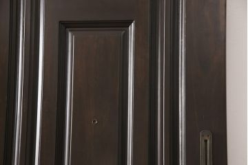 玄関ドア、戸枠を塗装してリメイク!高品質リペアを施し、それぞれ塗膜を剥離。外部用塗料にて仕上げ。