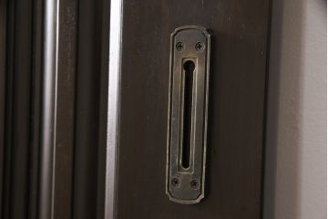 玄関ドア、戸枠を塗装してリメイク!高品質リペアを施し、それぞれ塗膜を剥離。外部用塗料にて仕上げ。