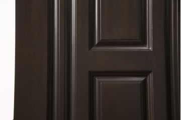 玄関ドア、戸枠を塗装してリメイク!高品質リペアを施し、それぞれ塗膜を剥離。外部用塗料にて仕上げ。