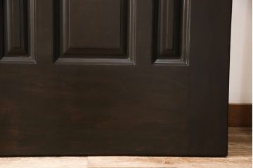 玄関ドア、戸枠を塗装してリメイク!高品質リペアを施し、それぞれ塗膜を剥離。外部用塗料にて仕上げ。