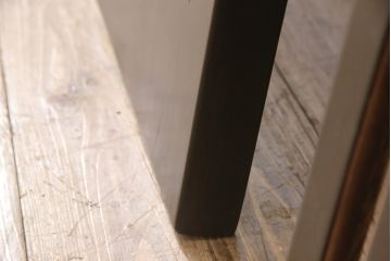 玄関ドア、戸枠を塗装してリメイク!高品質リペアを施し、それぞれ塗膜を剥離。外部用塗料にて仕上げ。