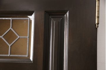 玄関ドア、戸枠を塗装してリメイク!高品質リペアを施し、それぞれ塗膜を剥離。外部用塗料にて仕上げ。