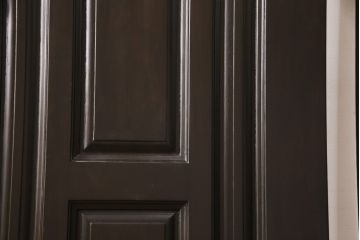 玄関ドア、戸枠を塗装してリメイク!高品質リペアを施し、それぞれ塗膜を剥離。外部用塗料にて仕上げ。