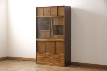 茶棚を綺麗に再生!高品質リペアを施し、元のイメージを損なわないように建具を新規作成し交換。蜜蝋ワックス仕上げに。