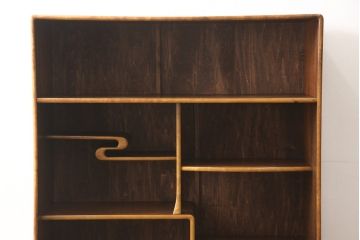 茶棚を綺麗に再生!高品質リペアを施し、元のイメージを損なわないように建具を新規作成し交換。蜜蝋ワックス仕上げに。