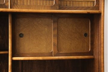 茶棚を綺麗に再生!高品質リペアを施し、元のイメージを損なわないように建具を新規作成し交換。蜜蝋ワックス仕上げに。
