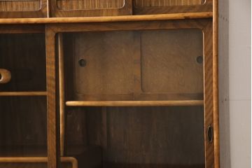 茶棚を綺麗に再生!高品質リペアを施し、元のイメージを損なわないように建具を新規作成し交換。蜜蝋ワックス仕上げに。