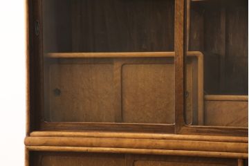 茶棚を綺麗に再生!高品質リペアを施し、元のイメージを損なわないように建具を新規作成し交換。蜜蝋ワックス仕上げに。