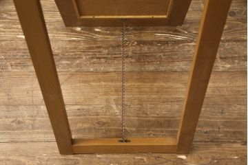 ワードローブを姿見にリメイク!扉部分をフレームにしたスタンド式に加工。