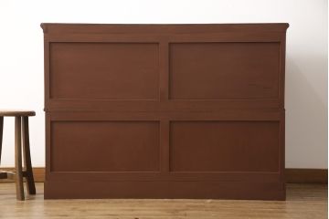 婚礼箪笥をローボードにリメイク!小さな引き出しの上部でカットし、天板を移設。引き出しの右側はオープン仕様に変更。下部は引き出しを撤去し、観音開きの扉を付けた収納に加工。シナモンブラウンにペイント仕上げ。