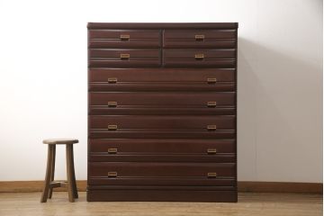 箪笥を綺麗に再生!高品質リペアを施し、本来の色味になるよう仕上げ。