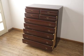 箪笥を綺麗に再生!高品質リペアを施し、本来の色味になるよう仕上げ。