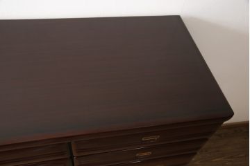 箪笥を綺麗に再生!高品質リペアを施し、本来の色味になるよう仕上げ。